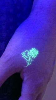 好看的荧光玫瑰纹身图案大全图片