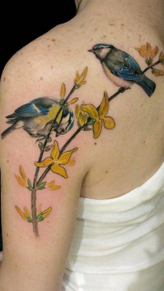 披肩树枝小鸟纹身图案