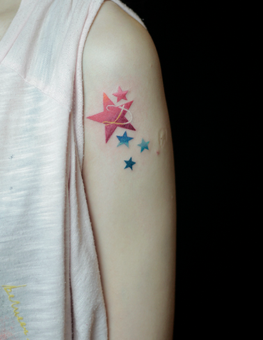 点击大图看下一张：手臂星星纹身图案