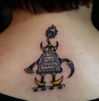 点击大图看下一张：后颈小机器人纹身