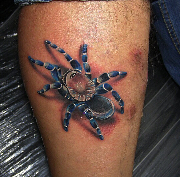点击大图看下一张：小腿3D蜘蛛纹身图案