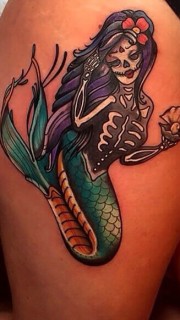 性感美女的腿部骷髅美人鱼纹身