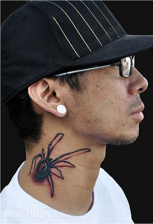 点击大图看下一张：帅哥颈部3d蜘蛛纹身图案