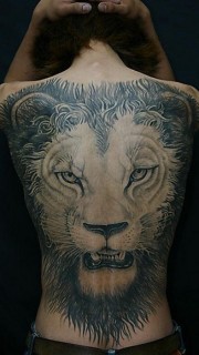 个性满背狮子头纹身
