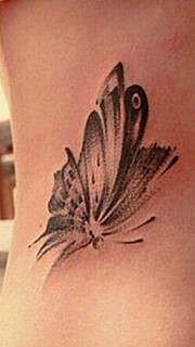 性感腰部蝴蝶纹身图案