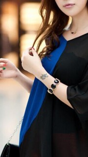 清纯靓丽美女韩版风格魅力迷人手腕纹身
