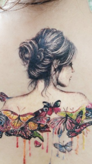 漂亮蝴蝶女孩纹身图案