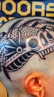 头部甲壳虫刺青纹身图案
