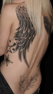欧美美女背部翅膀纹身