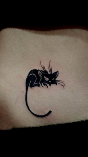 美女腹部可爱的图腾猫咪纹身图案