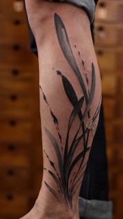 腿部中国风传统兰花纹身图案