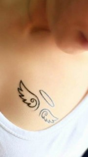 美女胸部圣洁的天使翅膀纹身图案大全