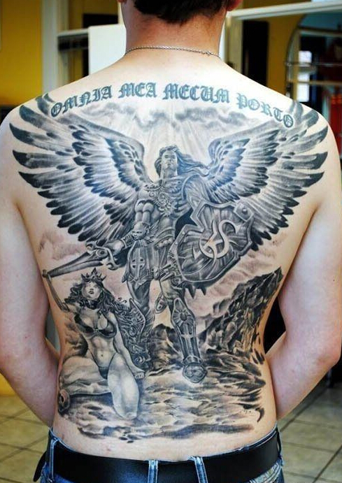 点击大图看下一张：满背天使纹身图案