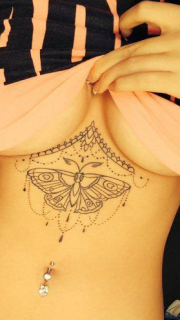 胸下漂亮的蝴蝶纹身图案