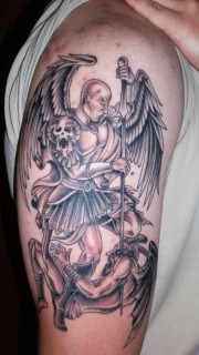 手臂天使和恶魔纹身图案