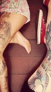 时尚女性花腿漂亮马孔雀纹身图案