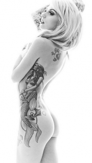 腰臀上的美人鱼纹身图案
