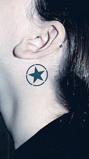 女生颈部好看的五角星纹身图案