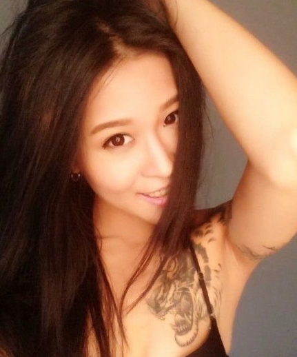 点击大图看下一张：美女霸气披肩老虎纹身