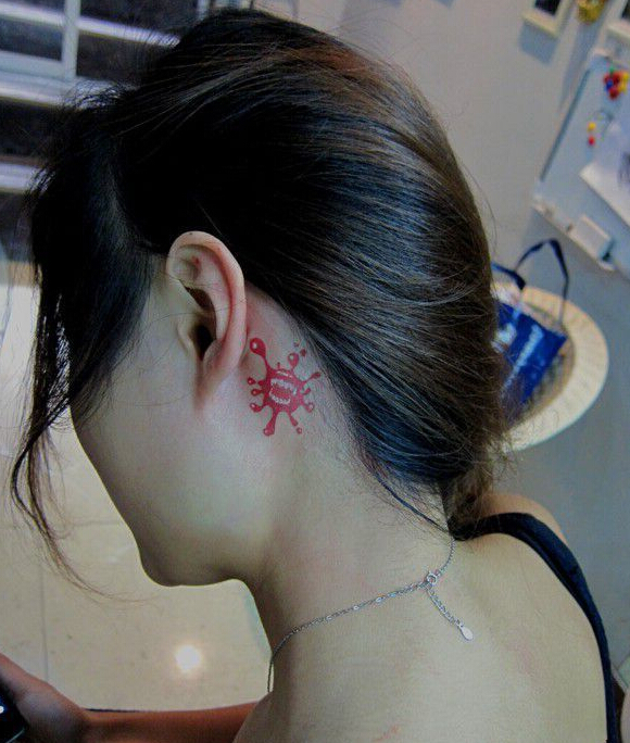 点击大图看下一张:耳后创意另类时尚图案