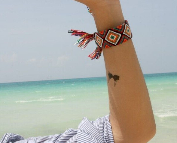 点击大图看下一张：手臂夏天的痕迹内衣纹身图案