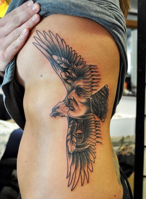 点击大图看下一张：很酷的侧身老鹰纹身图案