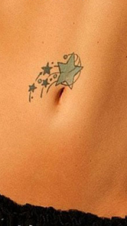 女孩肚脐眼星星纹身图案