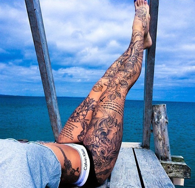 点击大图看下一张：长腿女孩的花腿纹身图案