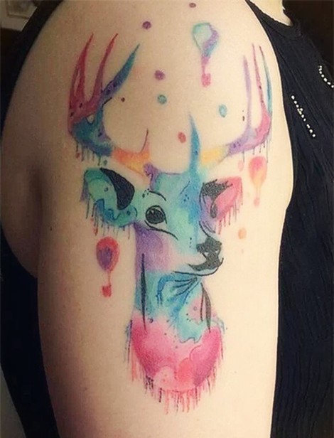 点击大图看下一张：唯美的麋鹿泼墨水彩纹身图案