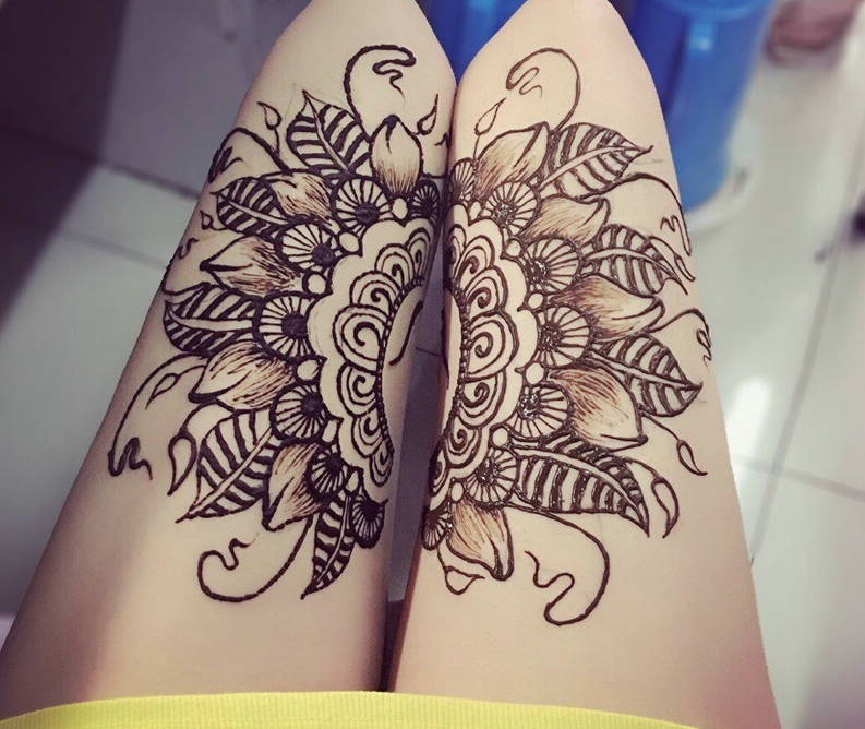 点击大图看下一张：大腿拼接时尚海娜纹身刺青很性感