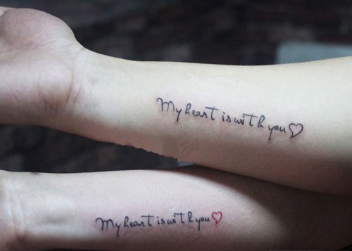 点击大图看下一张：情侣手臂英文字母纹身