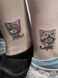 脚腕上的个性卡通情侣纹身刺青