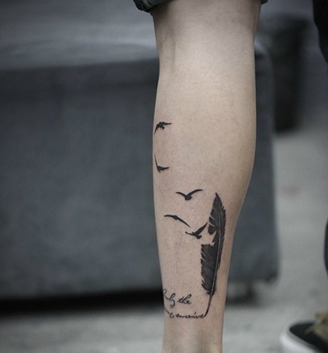 点击大图看下一张:简约唯美的大雁纹身