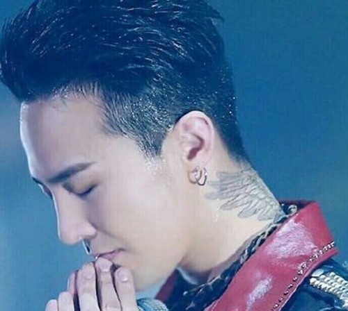 点击大图看下一张：人气韩流明星权志龙的帅气纹身