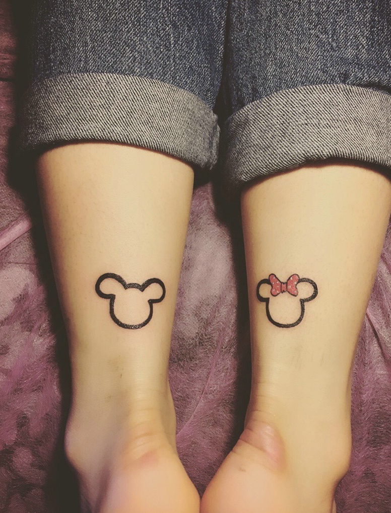 点击大图看下一张:双腿部可爱卡通的小图腾纹身刺青