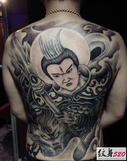 点击大图看下一张：超酷超帅气的二郎神杨戬满背纹身