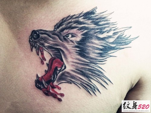 点击大图看下一张：背部凶狠嗜血的狼头纹身图2