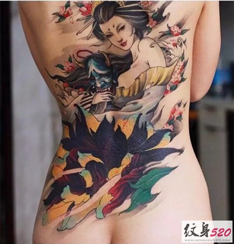 点击大图看下一张：传统时尚的日本艺妓纹身大全