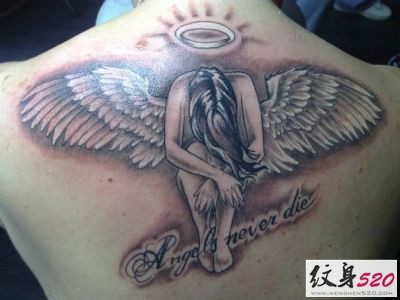 点击大图看下一张：背部半背神圣的天使纹身图案图3