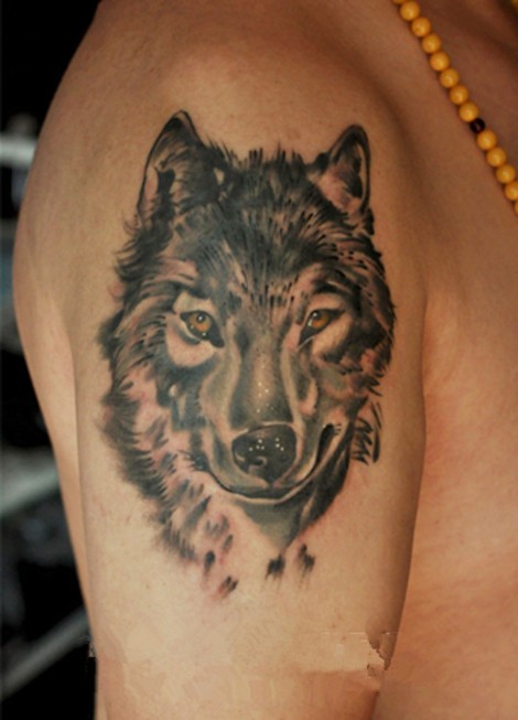 点击大图看下一张：凶猛霸气的狼纹身图7