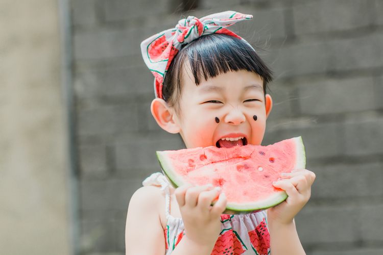 点击大图看下一张：和西瓜一样甜滋滋的夏天