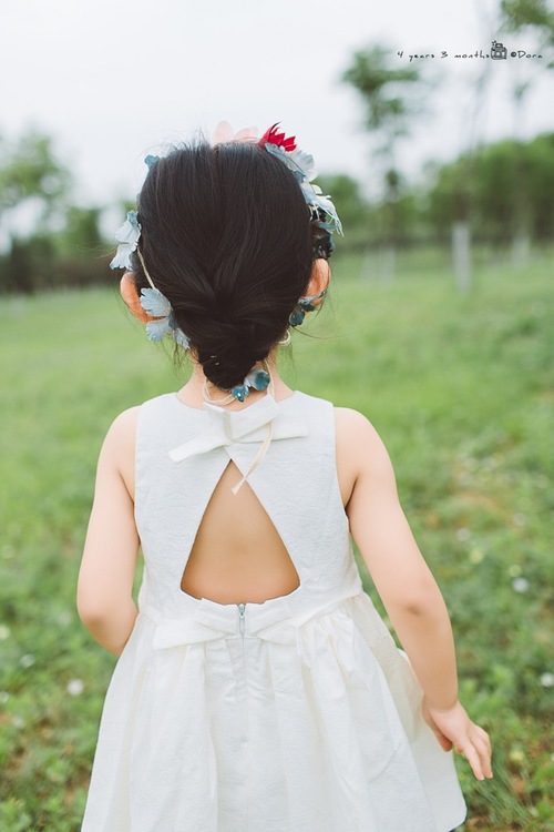 点击大图看下一张:笑容与裙摆一起起舞