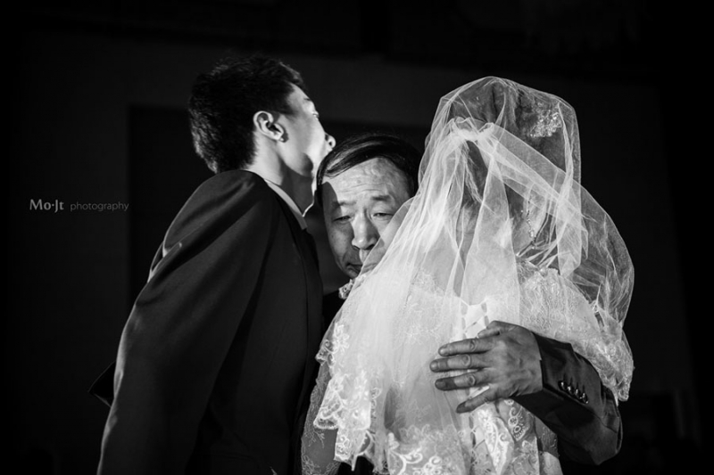 点击大图看下一张:婚礼跟拍作品精选