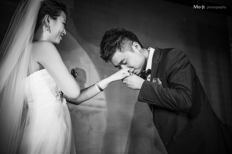 点击大图看下一张：婚礼跟拍作品精选