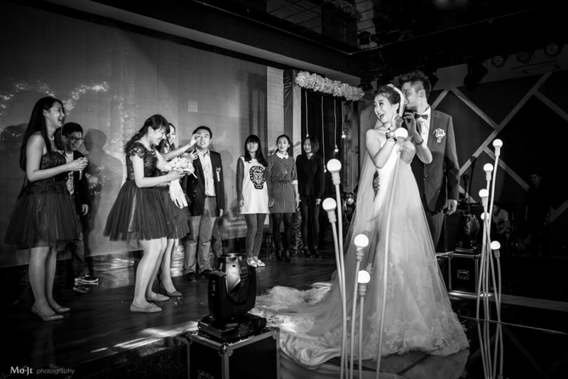 点击大图看下一张:婚礼跟拍作品精选