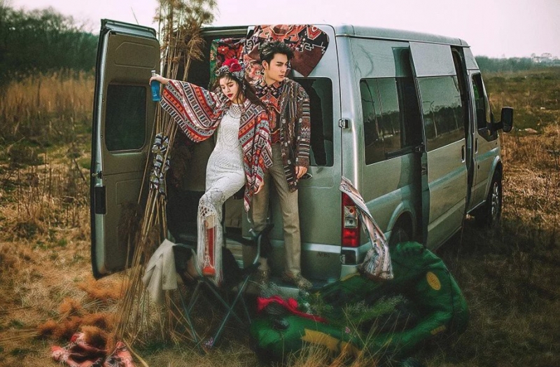 点击大图看下一张：芦苇荡