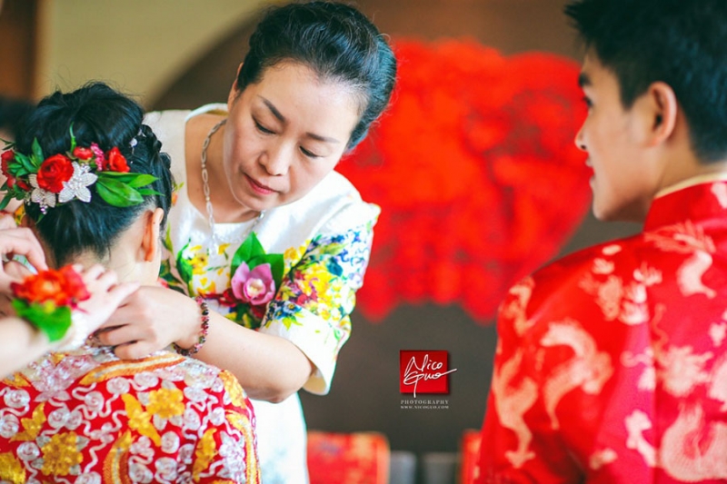 点击大图看下一张：中式婚礼红的喜悦