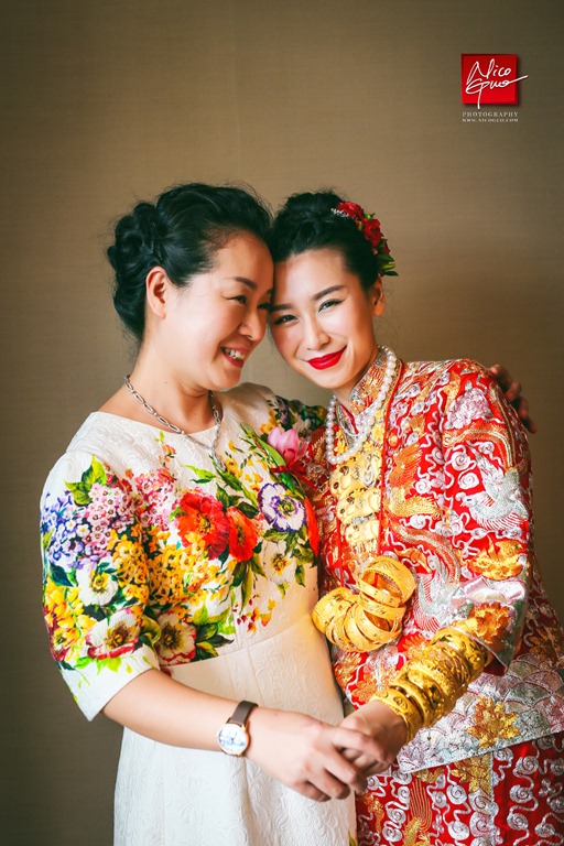 点击大图看下一张：中式婚礼红的喜悦