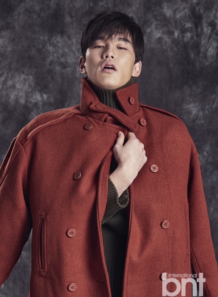 点击大图看下一张：韩国帅哥李耀柏时尚个性诱惑写真