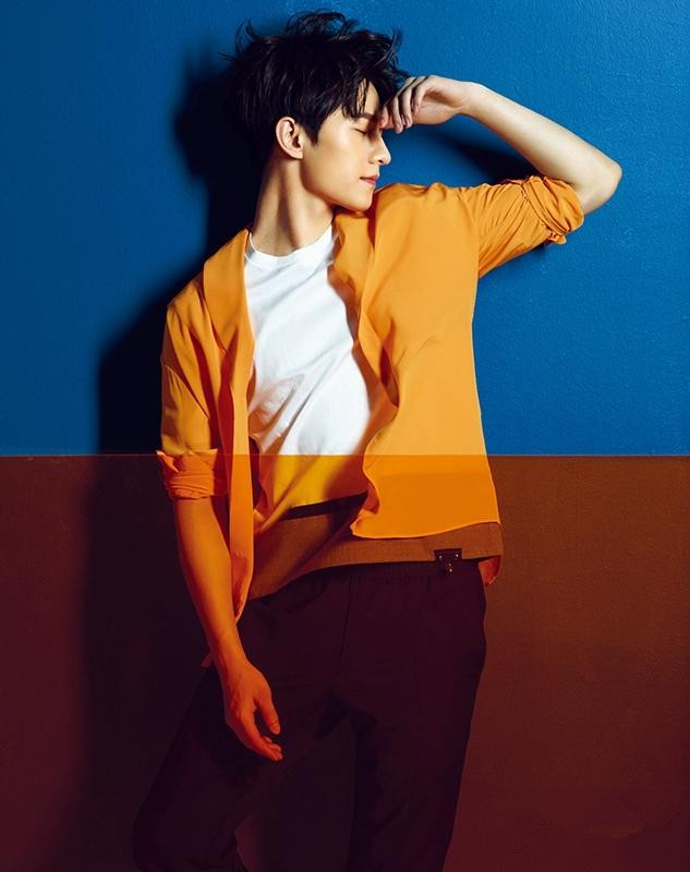 点击大图看下一张：杨洋时尚大片曝光 小鲜肉变身帅气型男